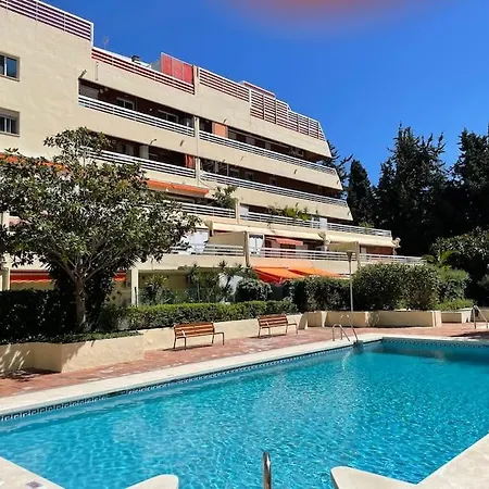Prime Location In Center Apartment *